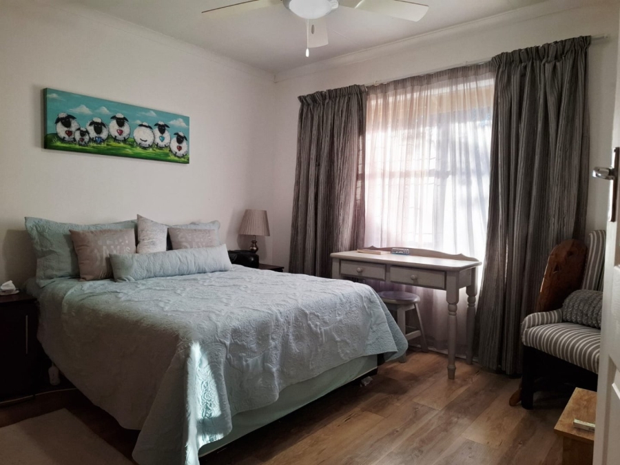 2 Bedroom Property for Sale in Langenhovenpark Free State